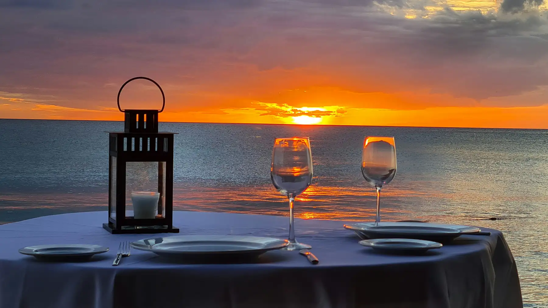 Romantic restaurants and sunset aperitif spots on the Amalfi Coast with panoramic view of Positano